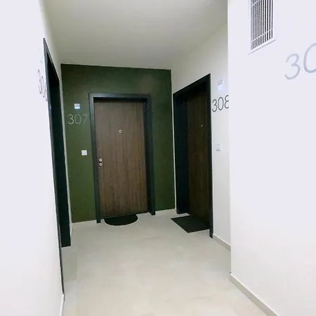 Brand New By Hockey Stadium Apartamento *